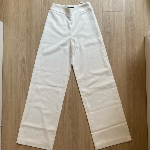 Blaque Label Off-White Textured Wide Leg Trousers - Picture 3 of 9